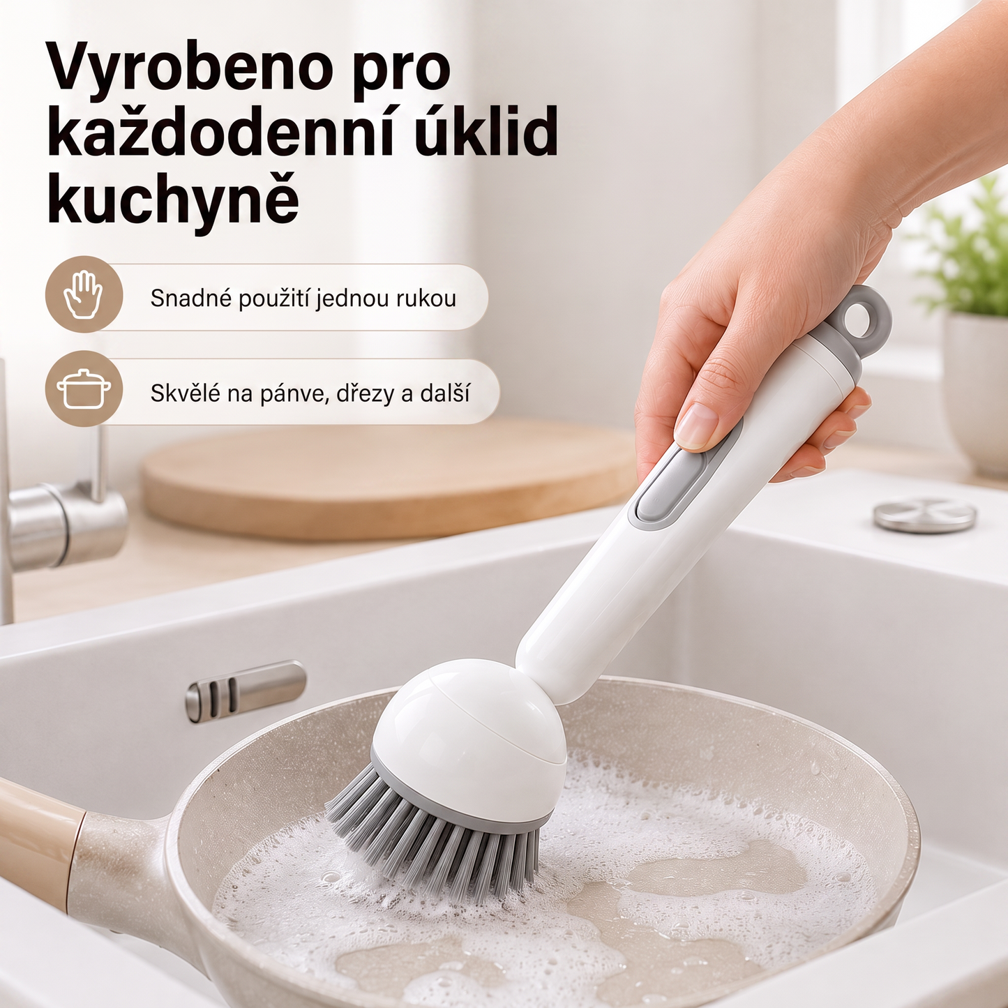 PKNEW®🍇 Chytrý kuchyňský kartáč s dávkovačem saponátu 🧽 – otočná hlavice pro snadné čištění hrnců, pánví a nádobí jednou rukou 💧